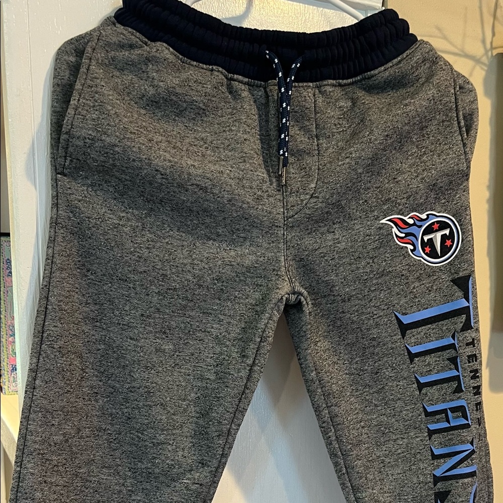 Boys NFL Tennessee Titans Sweatpants Joggers - Large (14 - 16) Fits Like 12 - 14